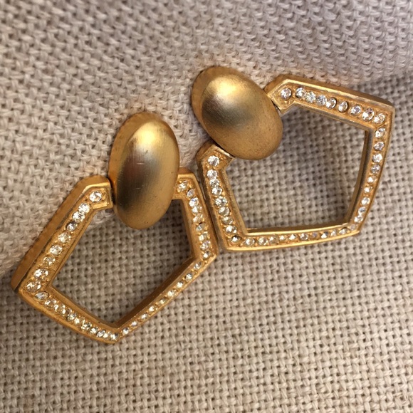 Vintage Matte Gold & Rhinestone Clip Earrings Mod - Picture 8 of 13